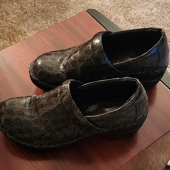 b.o.c. Shoes - BOC Born Concepts 7M USA/38 EU Gray Croc pattern leather professional shoes EUC